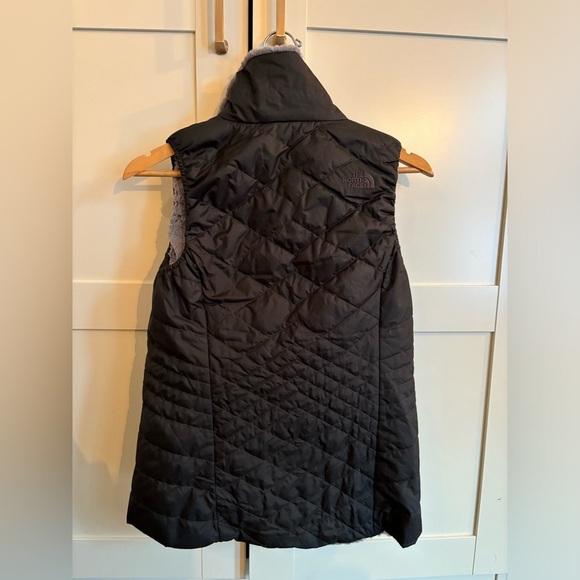 THE NORTH FACE MossBud Vest Reversible Vest Black and Gray Size Small - Picture 2 of 6